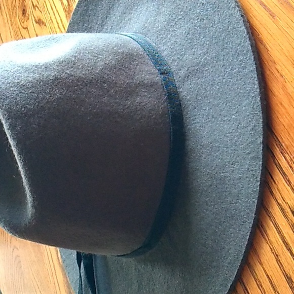 🔱 Women's Wool Wide Brim Fedora Hat PUTTY  EUC - Picture 4 of 16